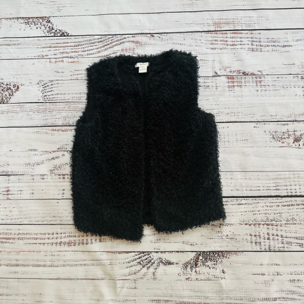 Girls black fluffy vest! Size 14